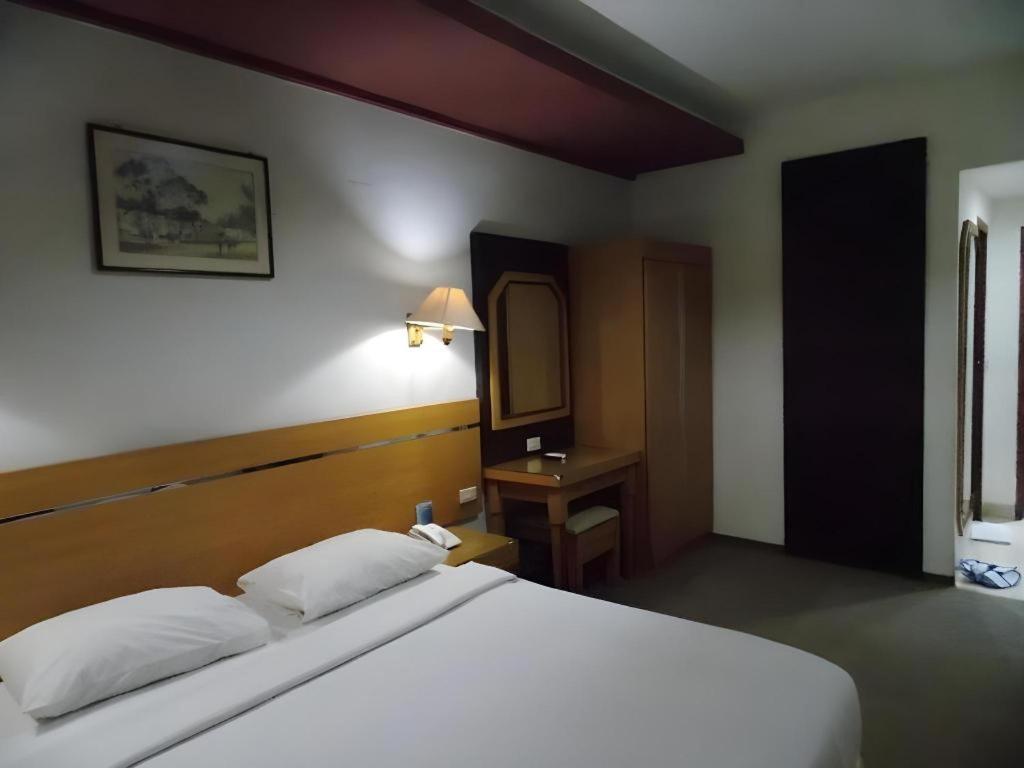 Puri Mega Hotel